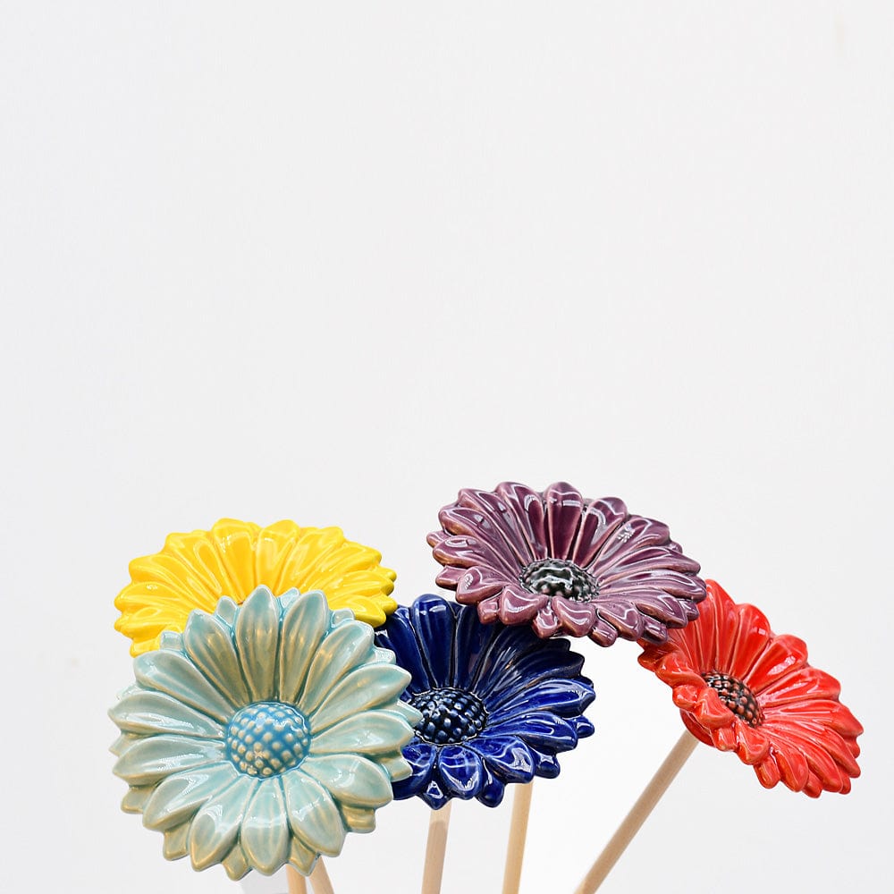 Artificial Daisies in Ceramic