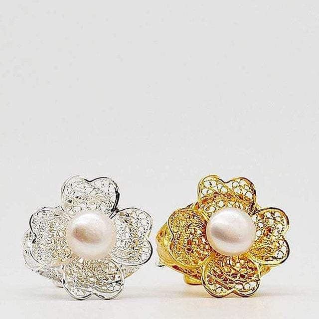 Pearl and filigree ring